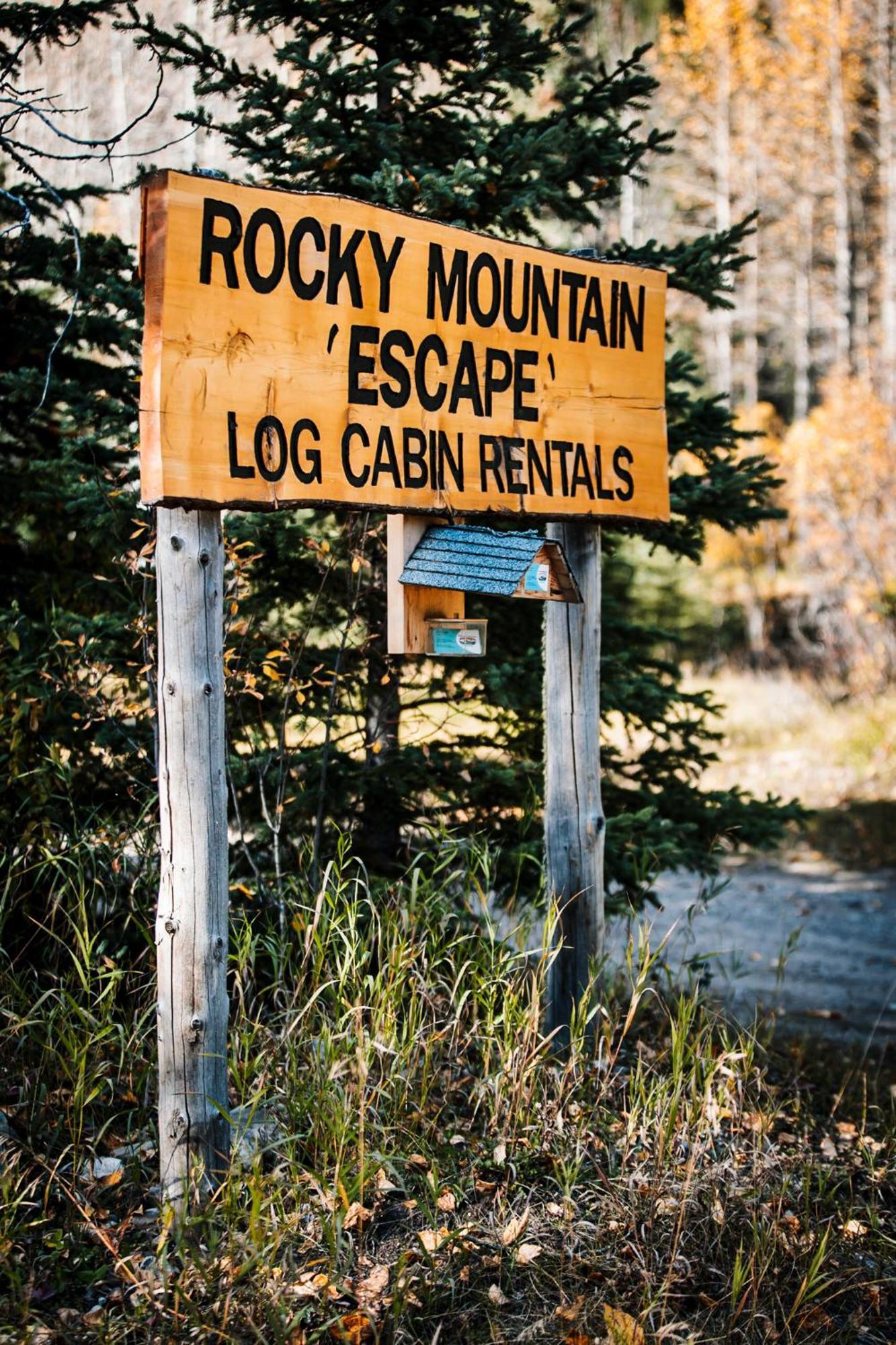 Rocky Mountain Escape Dome & Log Cabin Rentals - Rock Lake Rock Lake Lodge Provincial Park Zewnętrze zdjęcie